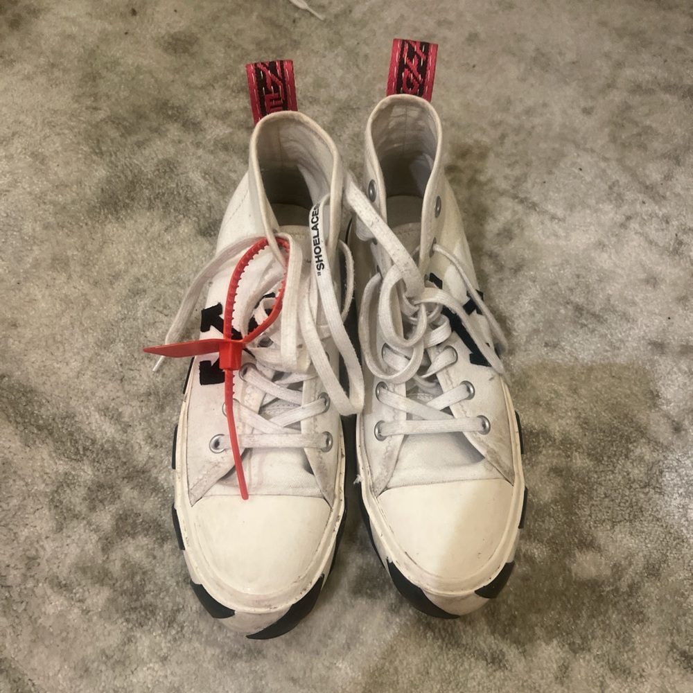 Off-white Sneakers
